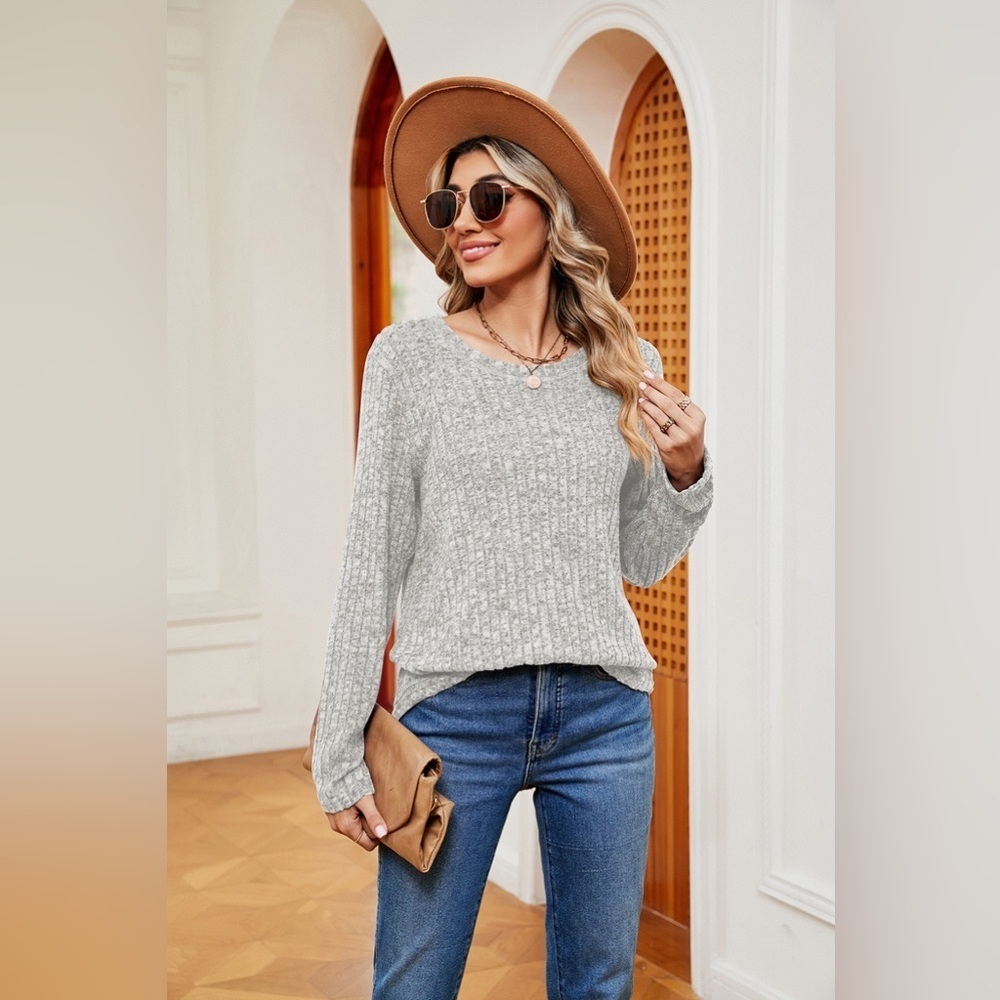 Every Day Style Round Neck Heathered Top